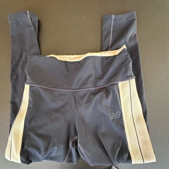 New Balance Leggings Navy with Cream sides Medium - Picture 10 of 13